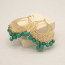 Orecchini a forma di goccia color oro in filigrana con pendenti mezzi cristalli color verde Tiffany.